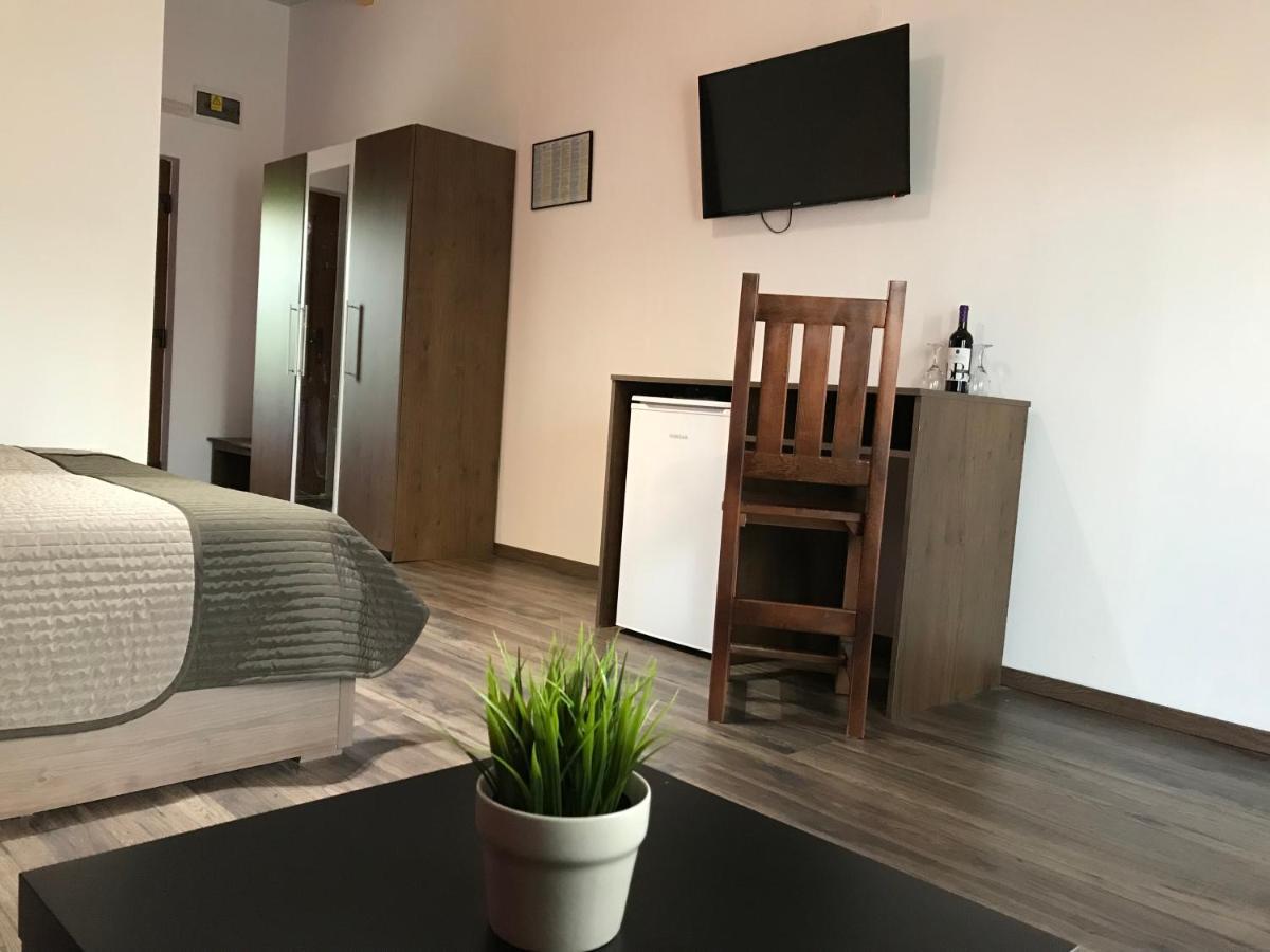 Villa Rubčić Rooms & Pansion Rakovica Esterno foto