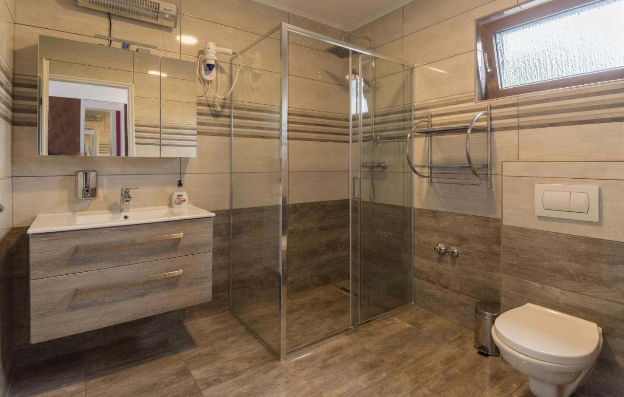 Villa Rubčić Rooms & Pansion Rakovica Esterno foto